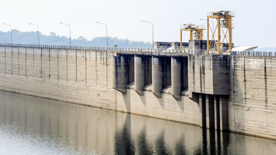 Monitor dam wall integrity and perform fissure identification