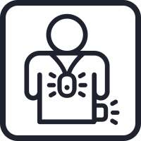 Icono de un cuerpo con monitores de coacción personales alrededor del cuello y la cadera, que representan las opciones de implementación flexible de Senstar
