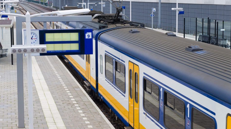 Parked light rail train alongside a platform to demonstrate Senstar's ability to protect public transportation infrastructure from intrusions and manage and analyze video surveillance
